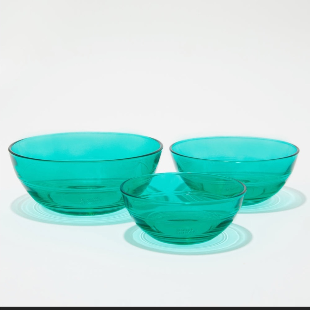 NWT NIB Social Studies Nesting Bowls - Picture 1 of 5